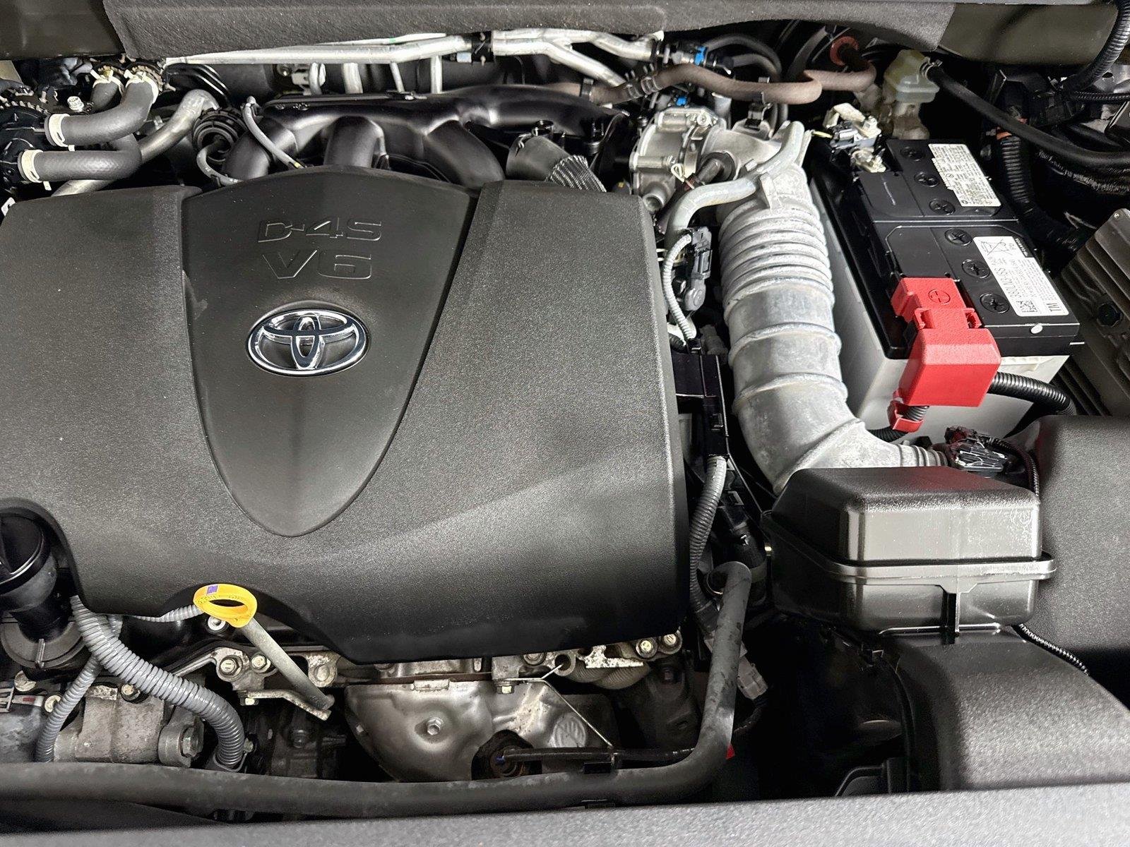 Used 2022 Midnight Black Metallic Toyota XLE image 44