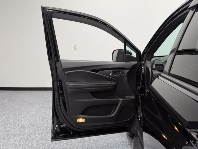 Used 2020 Black Honda Touring image 9