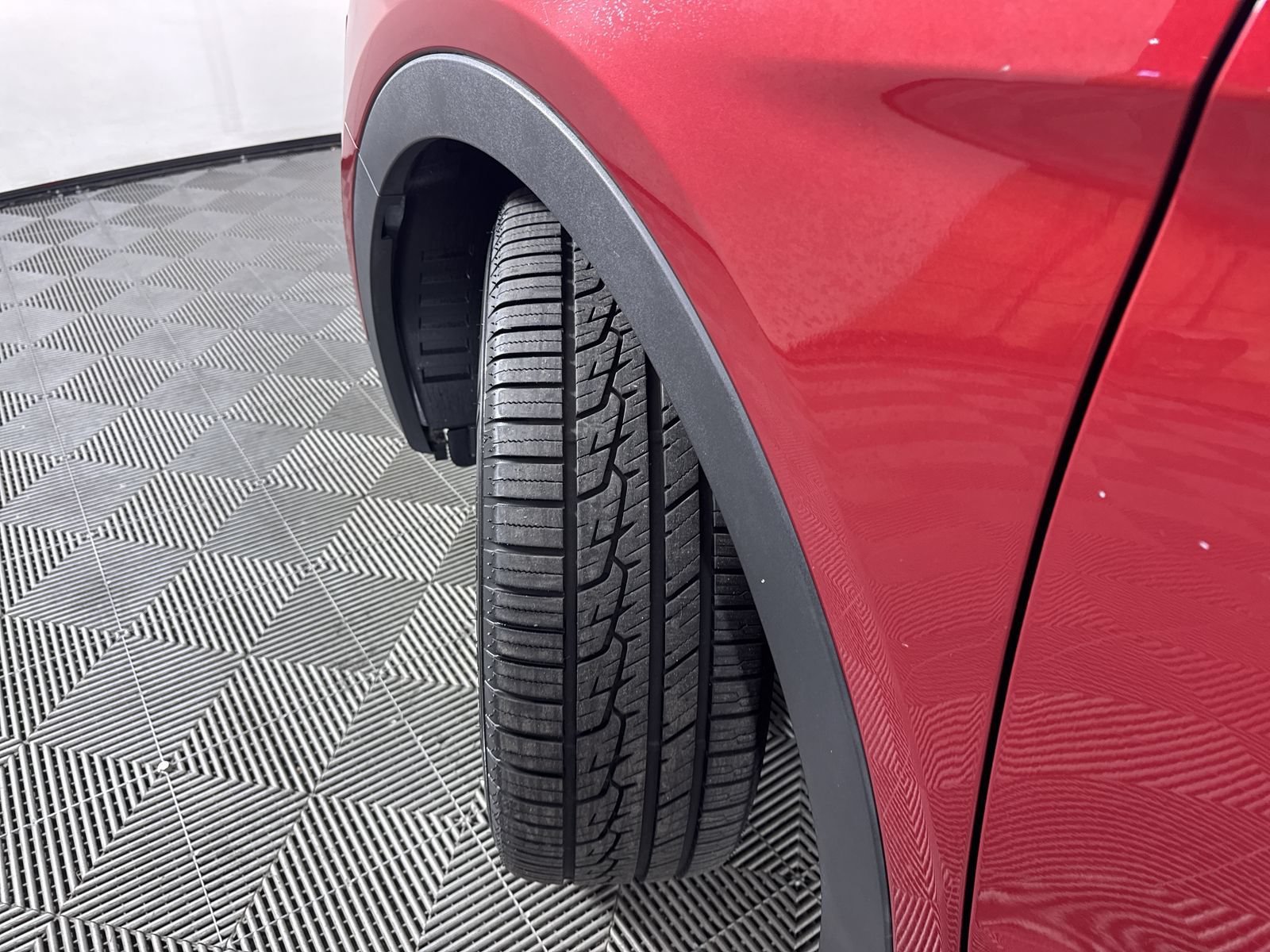 Used 2014 Serrano Red Hyundai  image 26