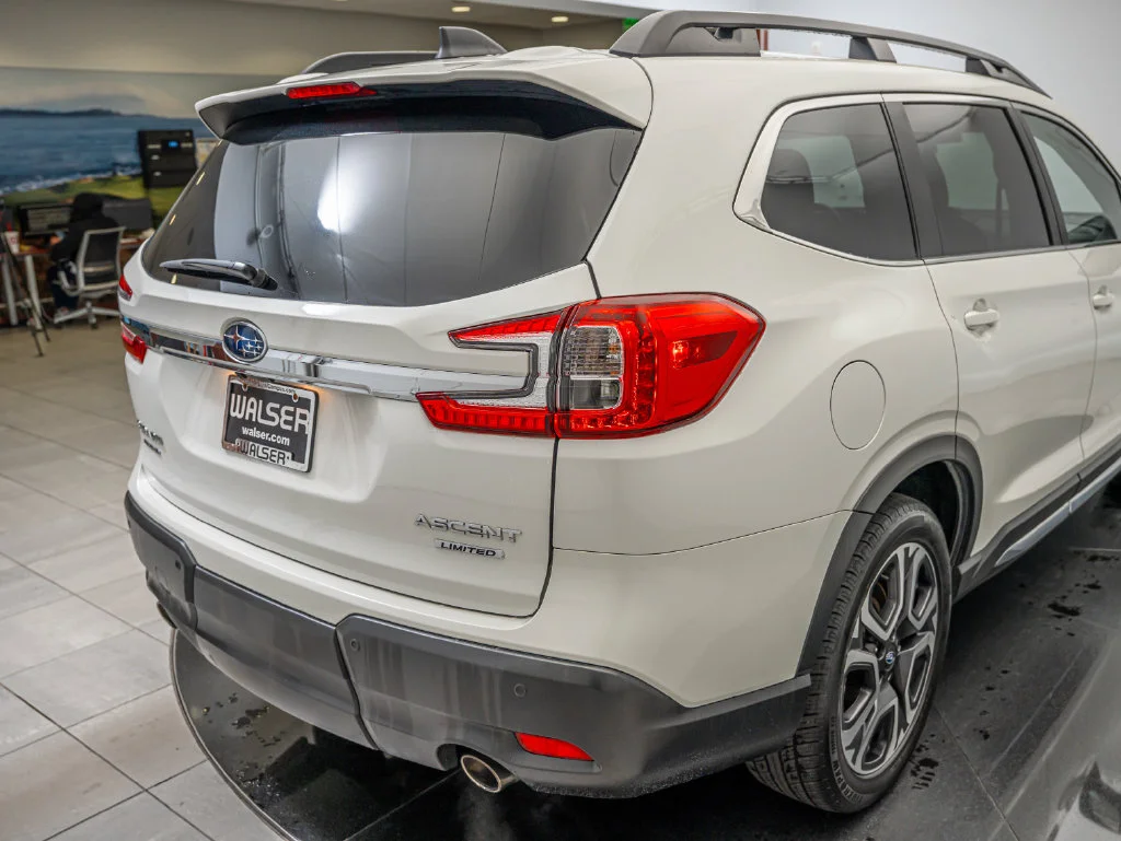 Used 2023 Crystal White Pearl Subaru Limited image 15