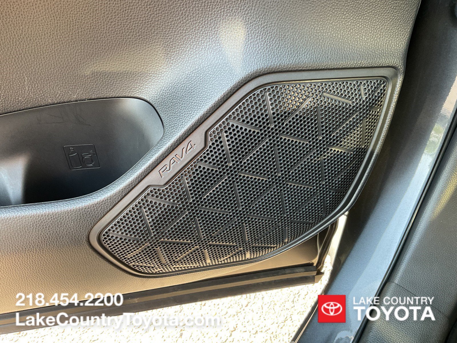 2023 Toyota RAV4 Limited - Photo 34