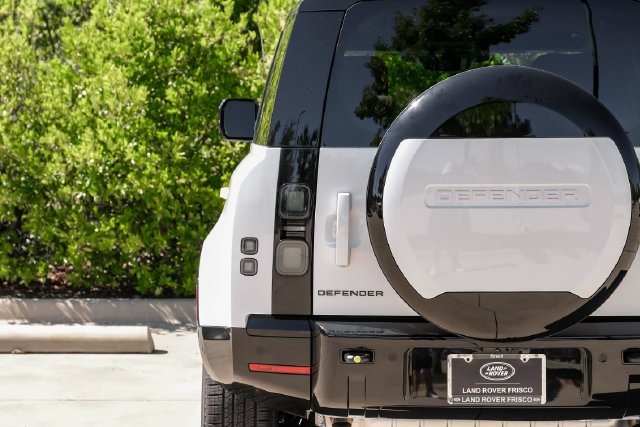 New 2026 Fuji White Land Rover X-Dynamic SE image 52
