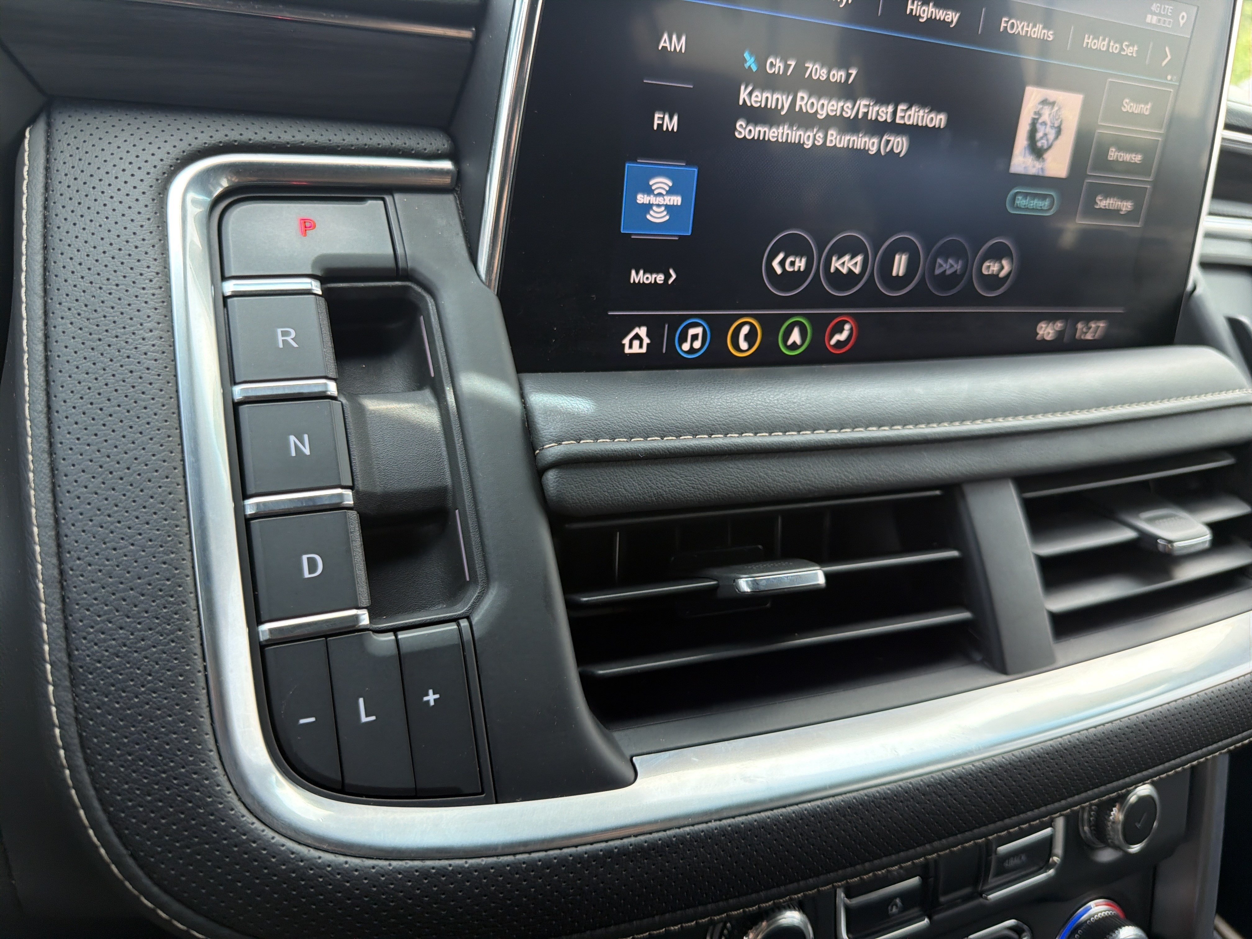 2021 GMC Yukon XL SLT - Photo 27