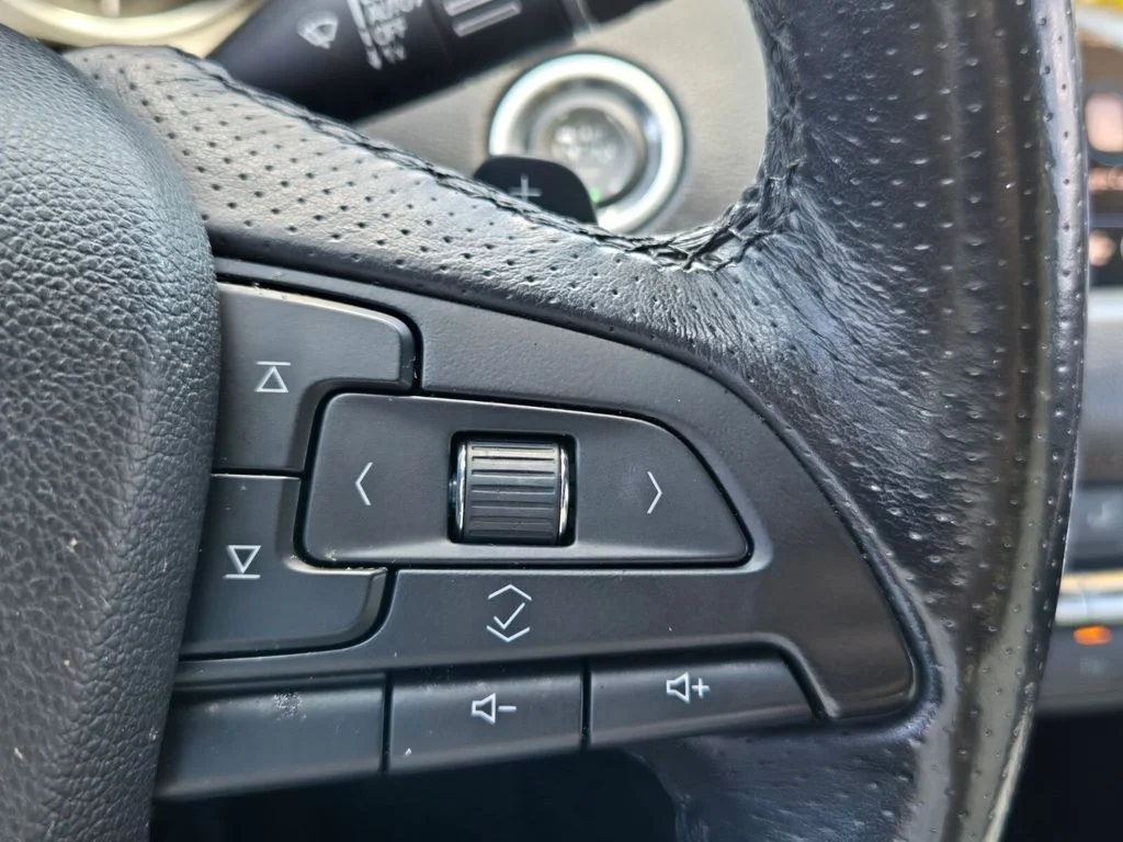 Used 2019 Silver Cadillac Sport image 26