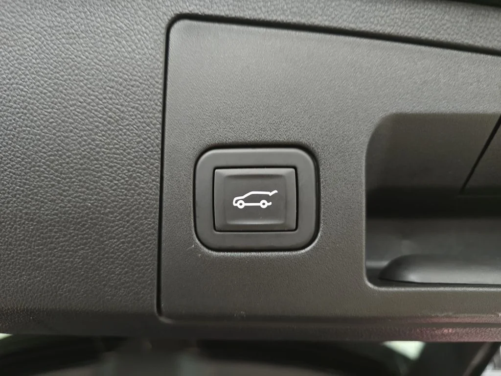 Used 2025 Black Cadillac Premium Luxury image 13