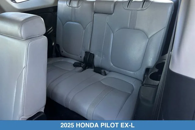 2025 Honda Pilot EX-L - Photo 18
