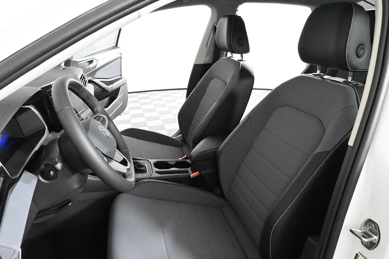 New 2026 Opal White Pearl Volkswagen SE image 18