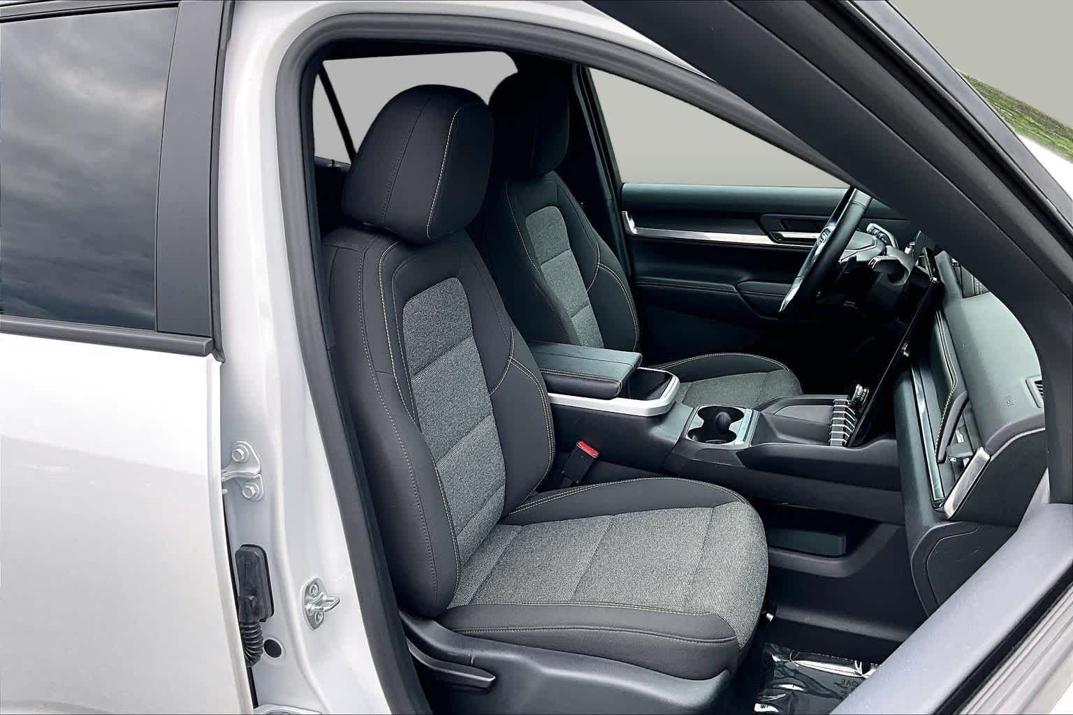 Used 2026 Summit White GMC AWD Elevation image 9