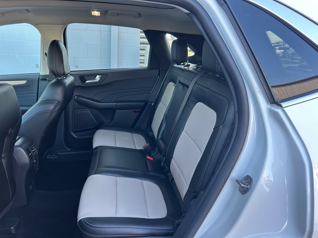 Used 2022 White Metallic Ford Titanium image 23