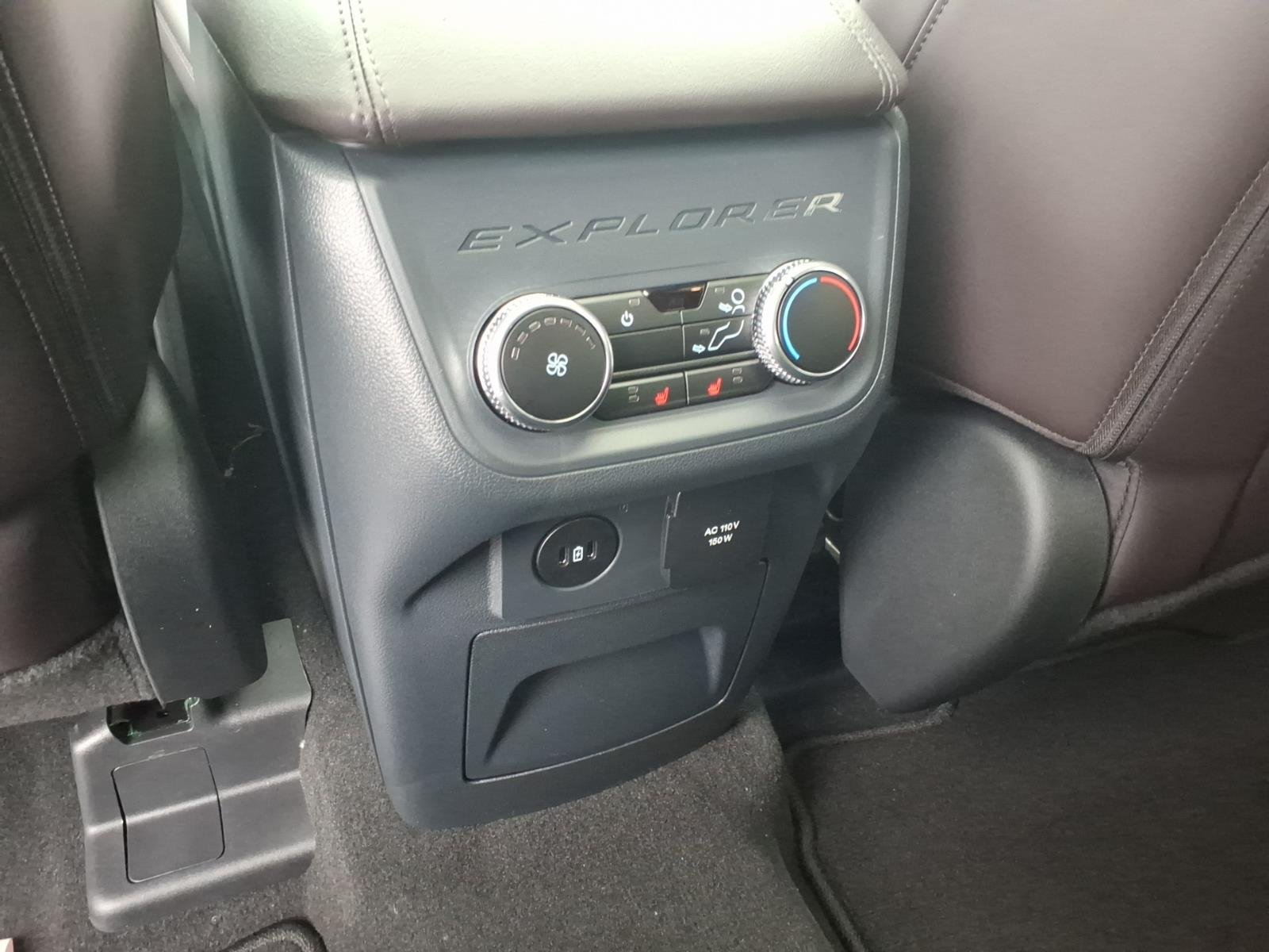 New 2026 Star White Metallic Tri-Coat Ford Platinum™ image 12