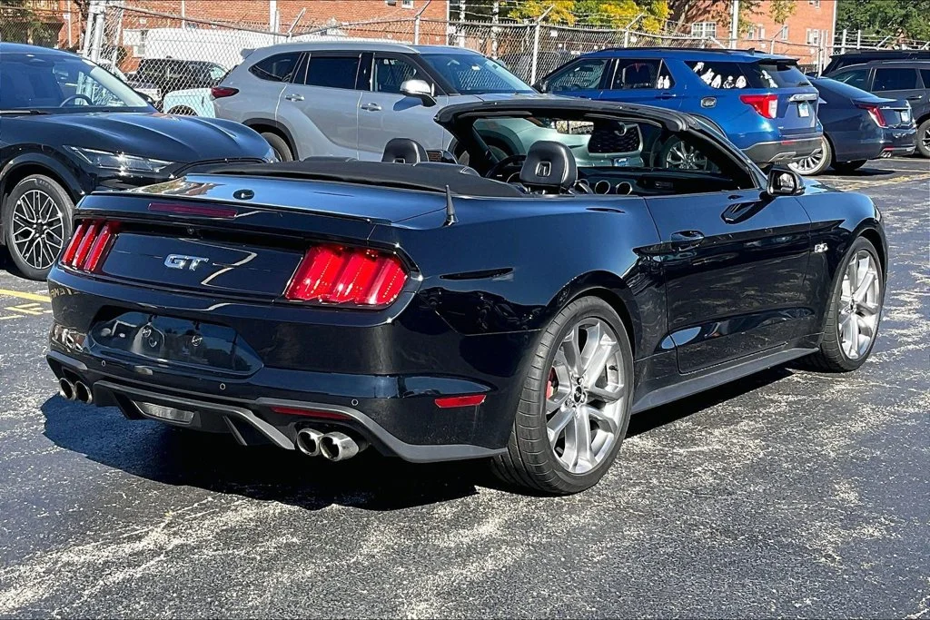 Used 2020 Black Ford GT Premium image 12