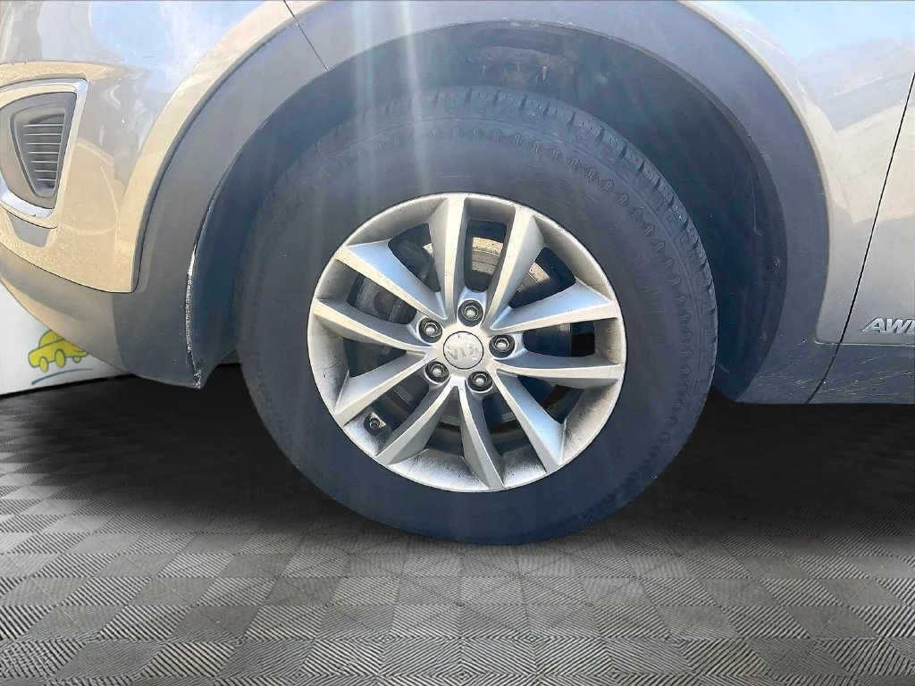 Used 2017 Silver Kia LX image 4