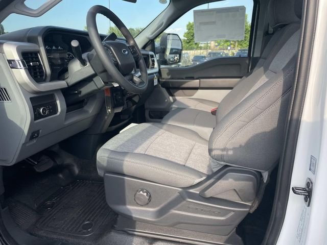 New 2026 Oxford White Ford F-450® XL image 5