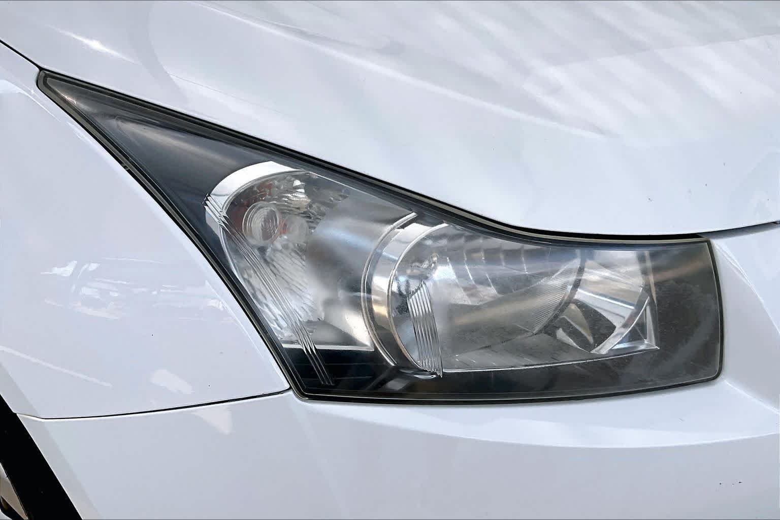 Used 2013 Summit White Chevrolet LS image 27