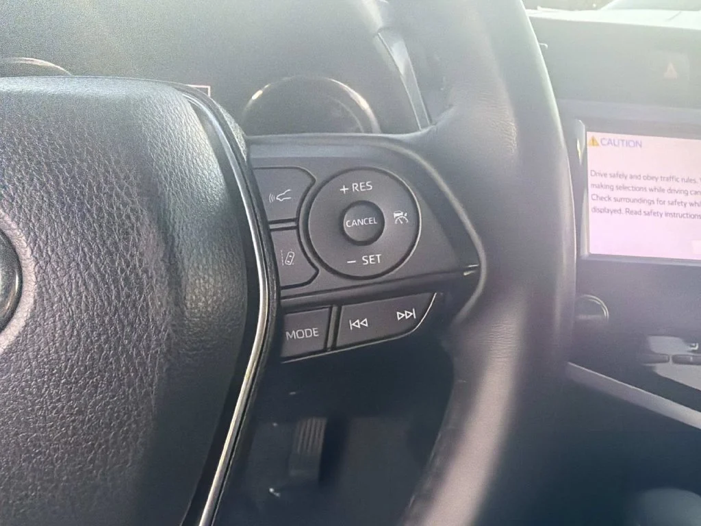 Used 2019 Blue Toyota SE image 18