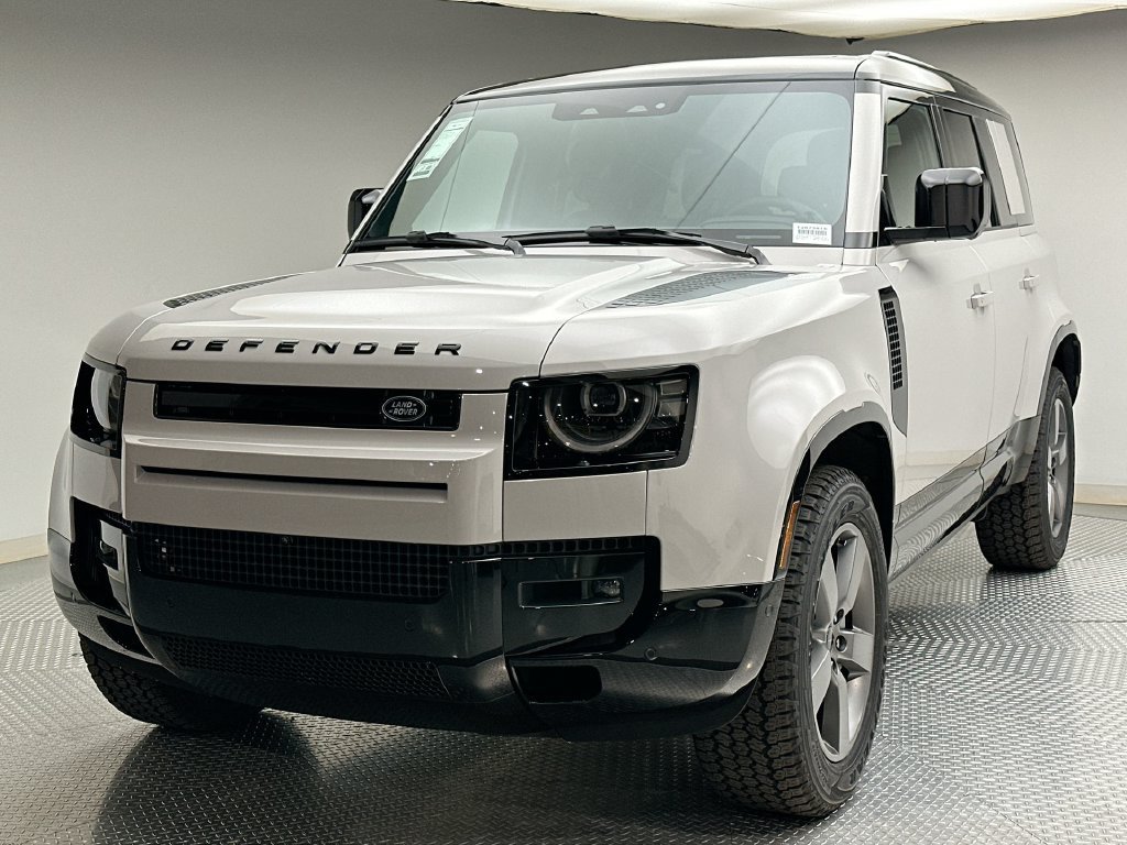 New 2026 Borasco Grey Metallic Land Rover X-Dynamic SE image 1