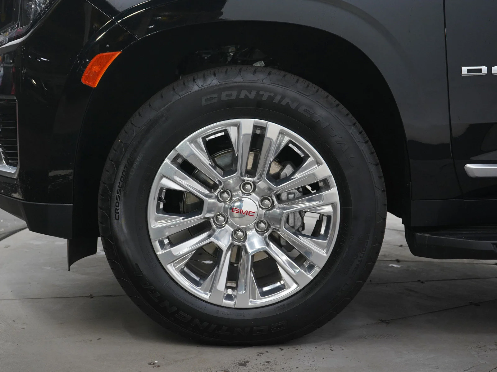 Used 2024 Onyx Black GMC Denali image 34