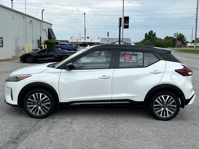 Used 2023 White Nissan SR image 4