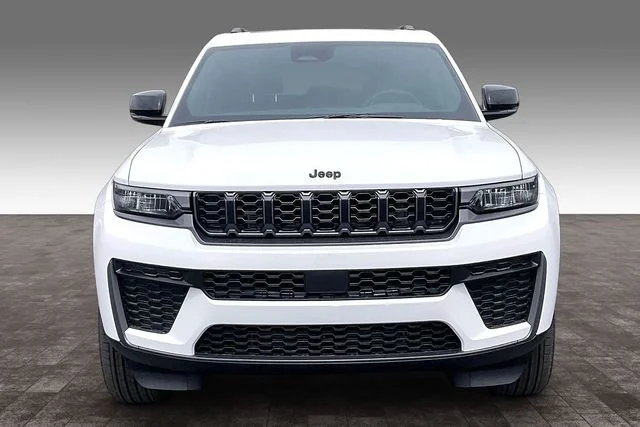 New 2026 Bright White Clear-Coat Exterior Paint Jeep Laredo image 14