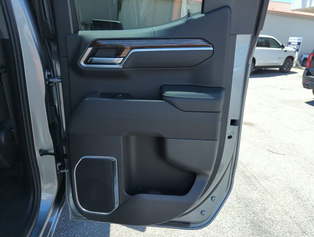 New 2026 Sterling Metallic GMC Elevation image 29