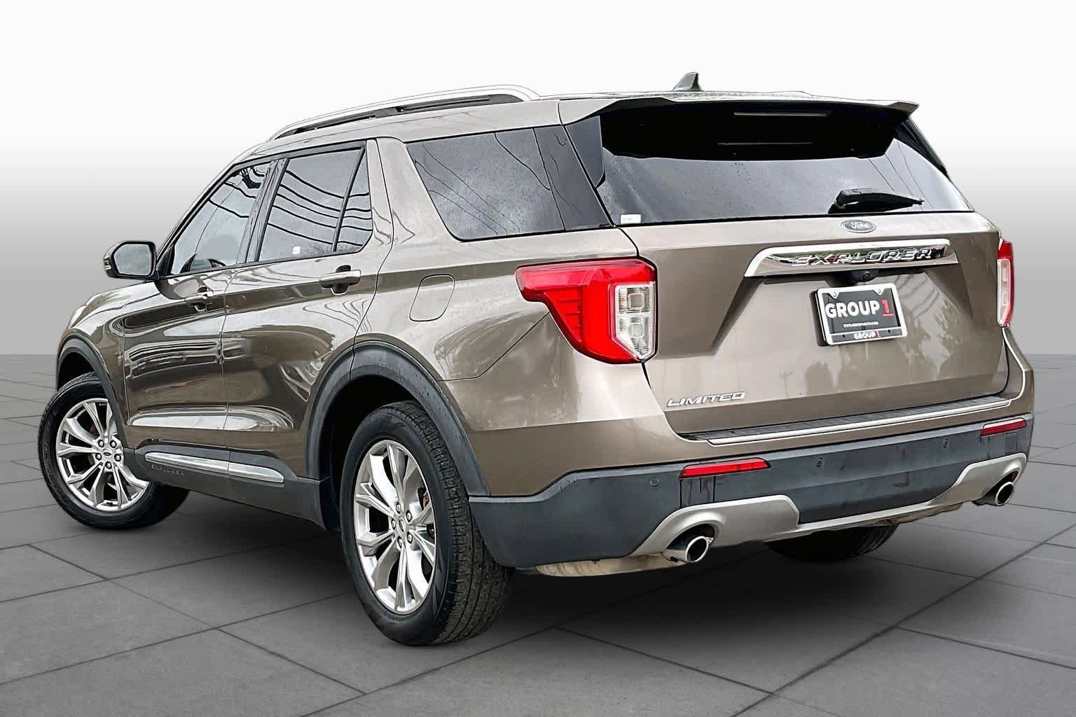 Used 2021 Stone Gray Ford Limited image 12