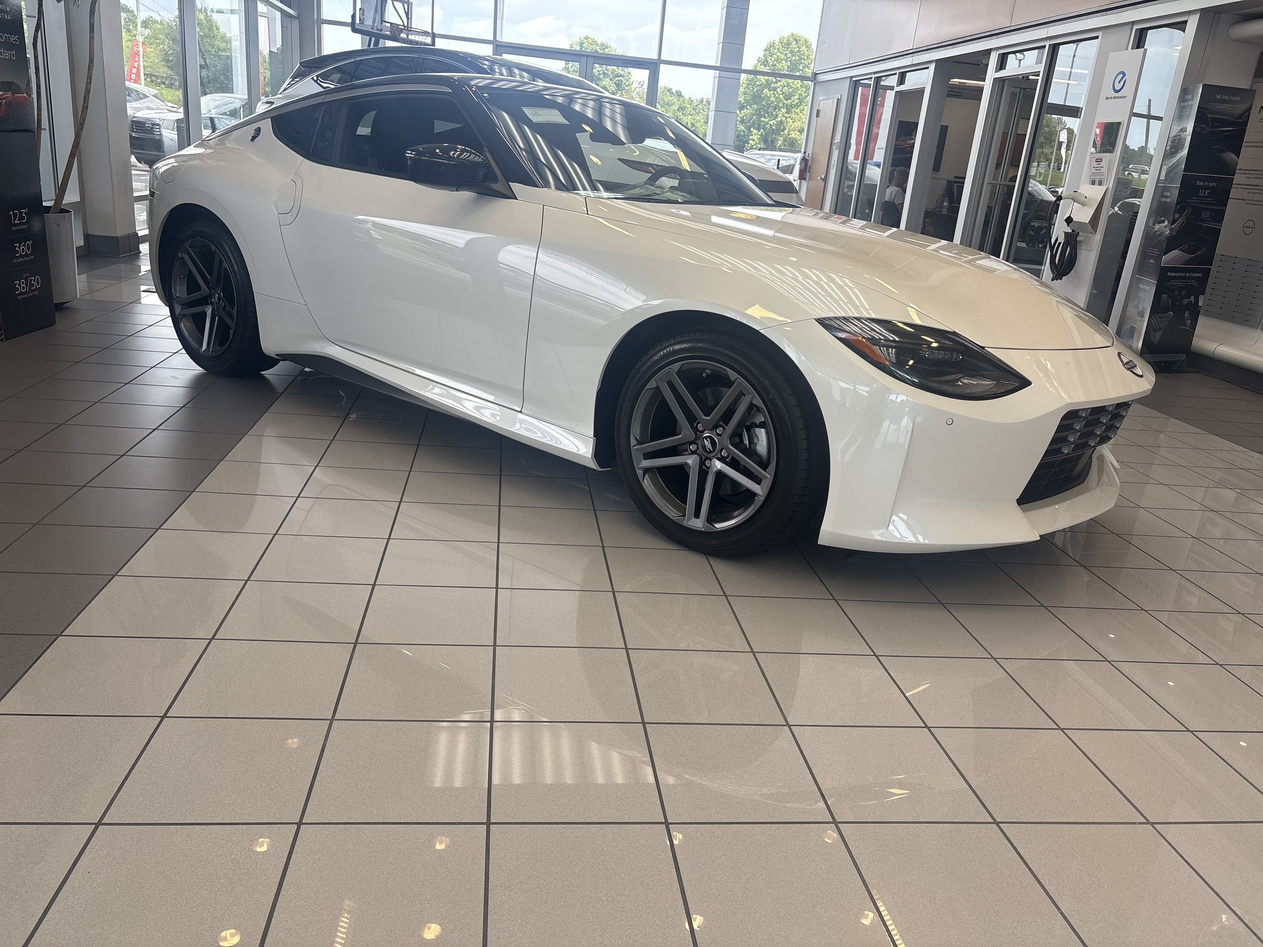 New 2026 Pearl White Tricoat/Super Black Nissan Sport image 7