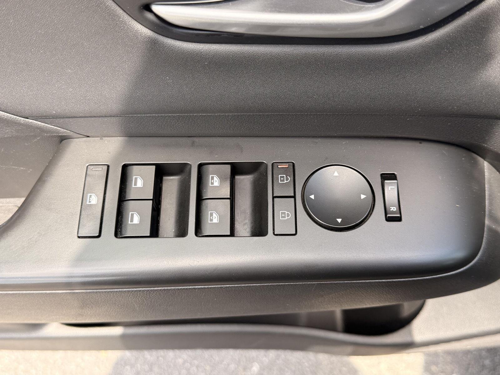 2024 Hyundai Kona Limited - Photo 13