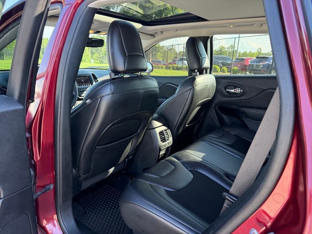 Used 2020 Red Jeep Latitude Plus image 26