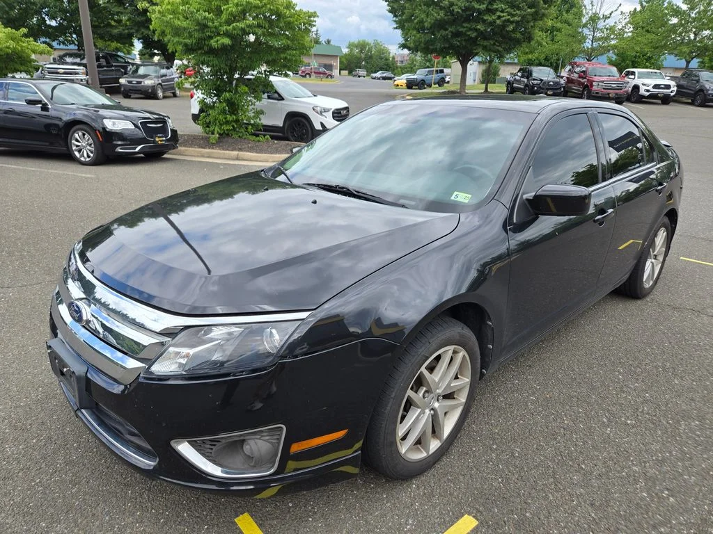 Used 2011  Ford SEL image 3