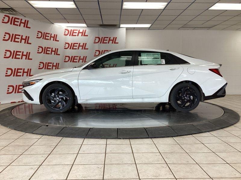 New 2026 White Hyundai SEL Sport image 4