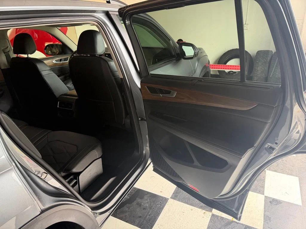 Used 2025 Gray Volkswagen 2.0T SE w/Technology image 10