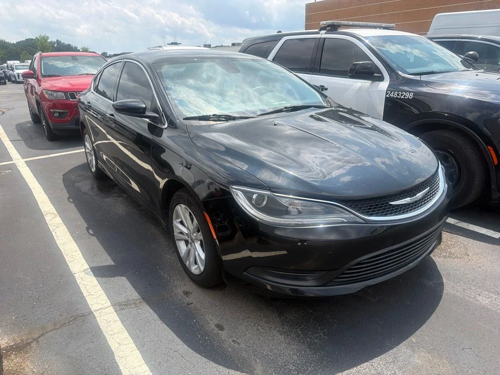 Used 2017 Black Chrysler LX image 5
