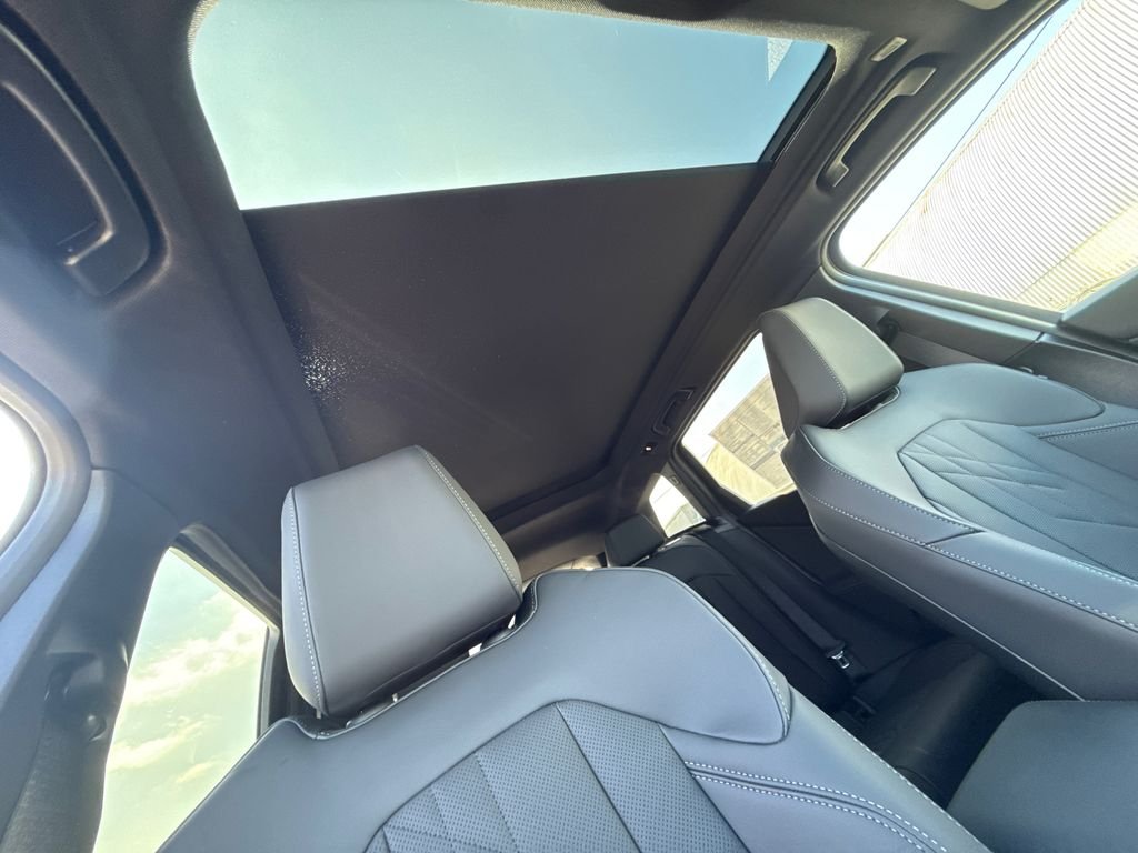 New 2026 Black Sapphire Metallic BMW 30 xDrive image 15