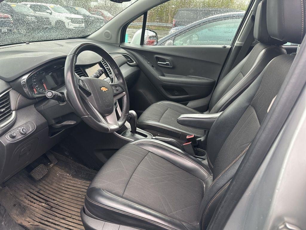 Used 2019 Silver Ice Metallic Chevrolet LT image 10
