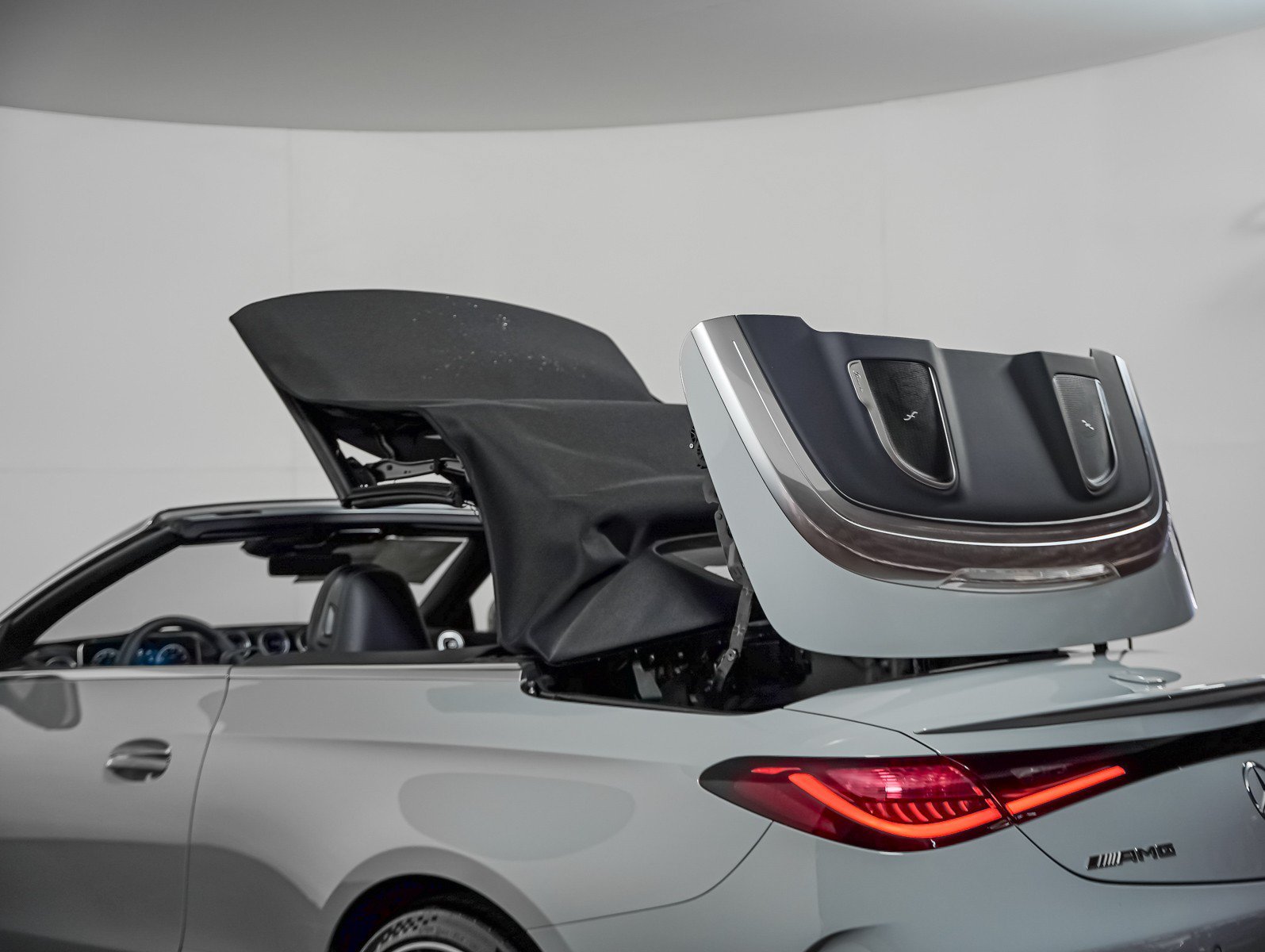 New 2027 MANUFAKTUR Alpine Grey Mercedes-Benz AMG® CLE 53 4MATIC+ Cabriolet image 23