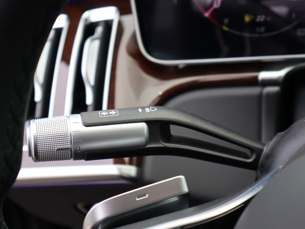 New 2026 MANUFAKTUR Graphite Metallic Mercedes-Benz S 580 image 38