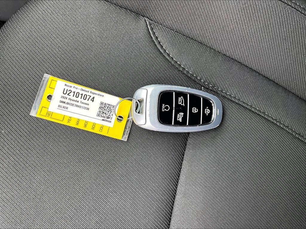 Used 2024 Shimmering Silver Hyundai SEL image 27