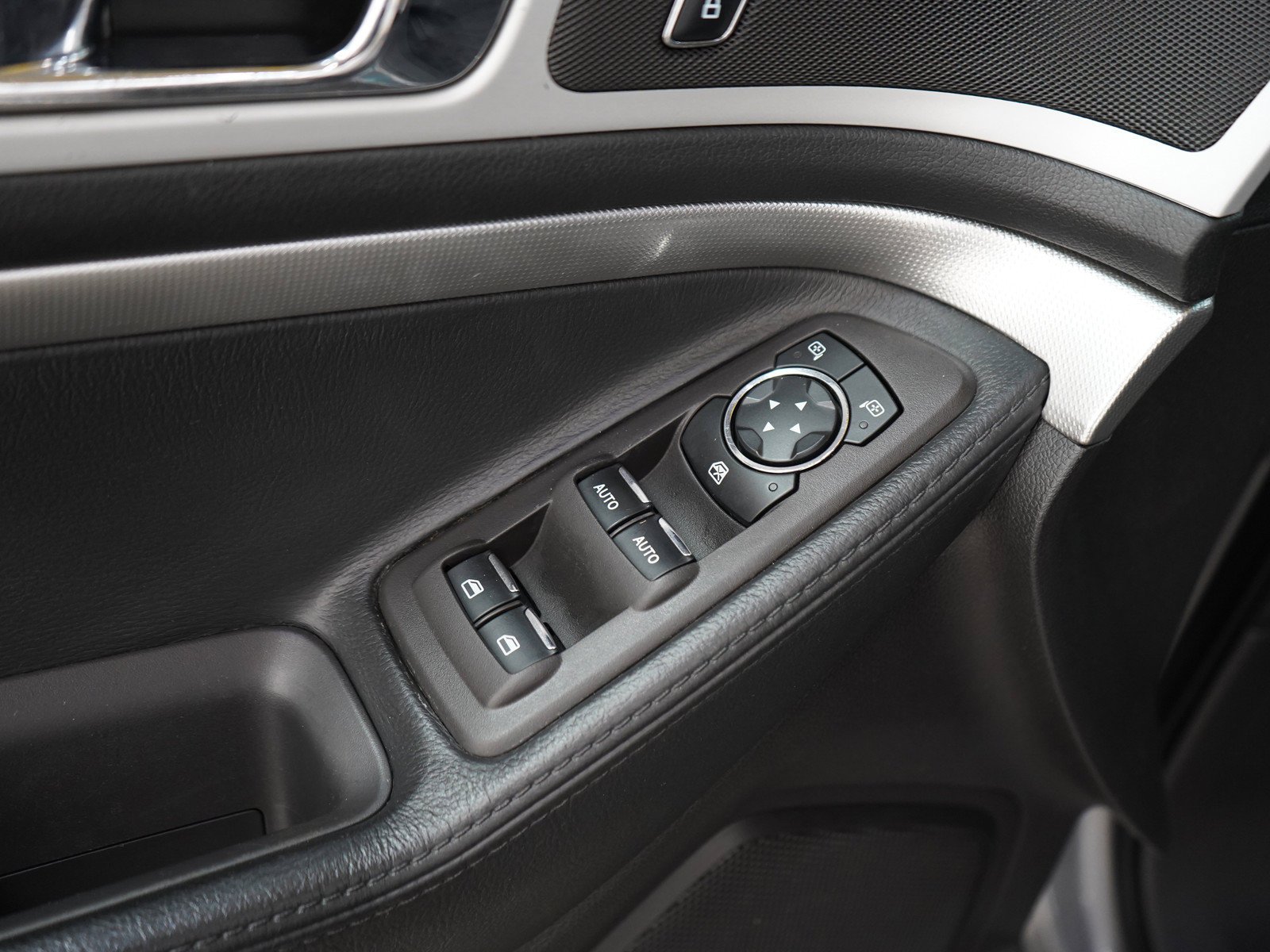 Used 2014 Sterling Gray Metallic Ford 4WD 4dr XLT image 19
