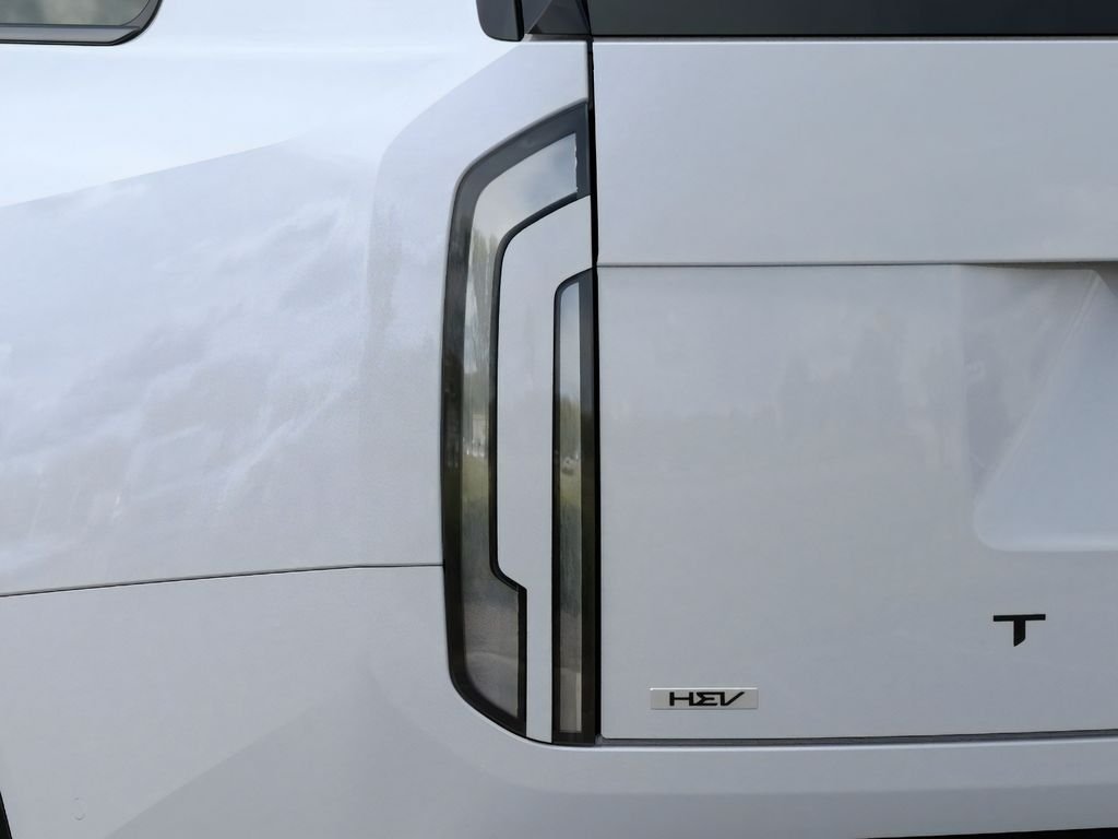 New 2027 White Kia X-Line SX image 11