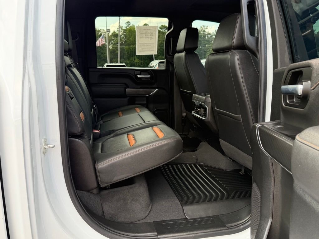 Used 2022 White GMC AT4 image 11