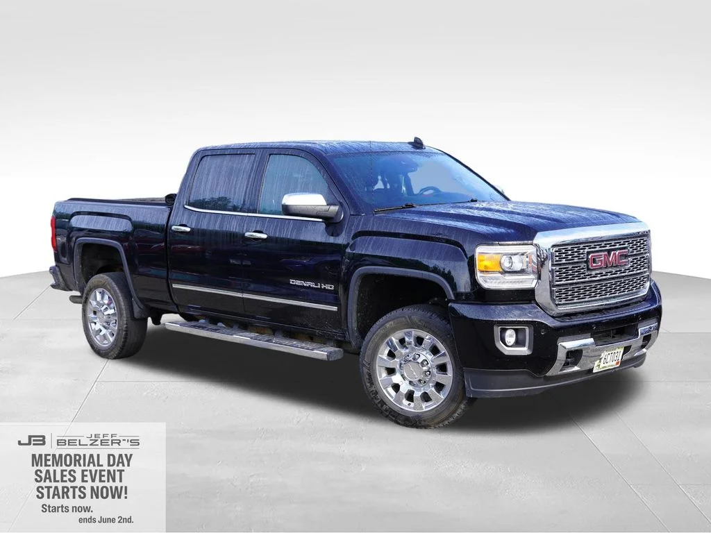 2019 GMC Sierra 4WD Crew Cab Standard Box Denali's photo