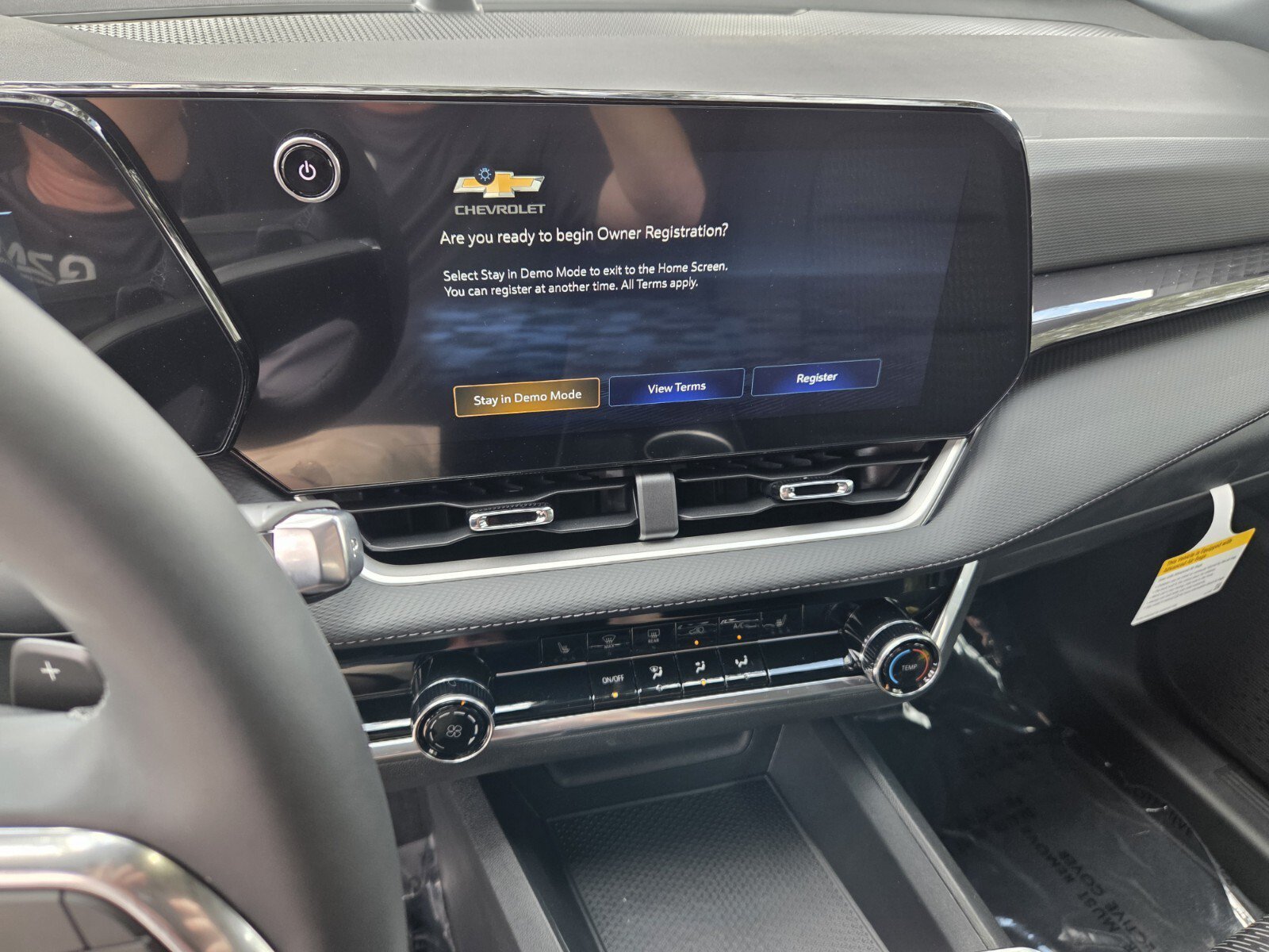 New 2027 Summit White Chevrolet FWD LT image 25