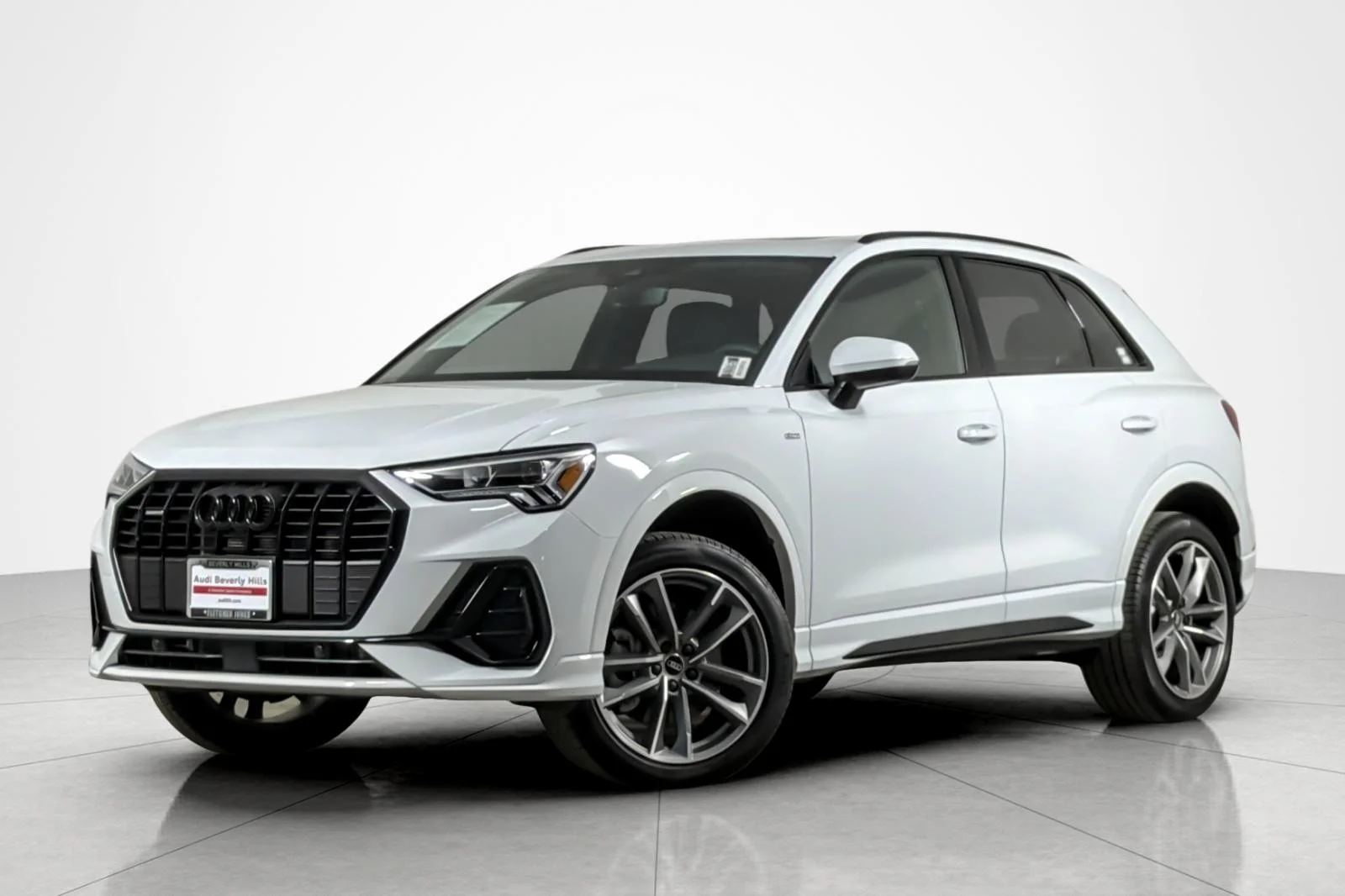2025 Audi Q3 45 TFSI S Line Premium quattro's photo
