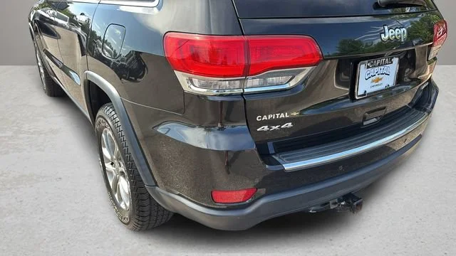 Used 2015  Jeep Limited image 39