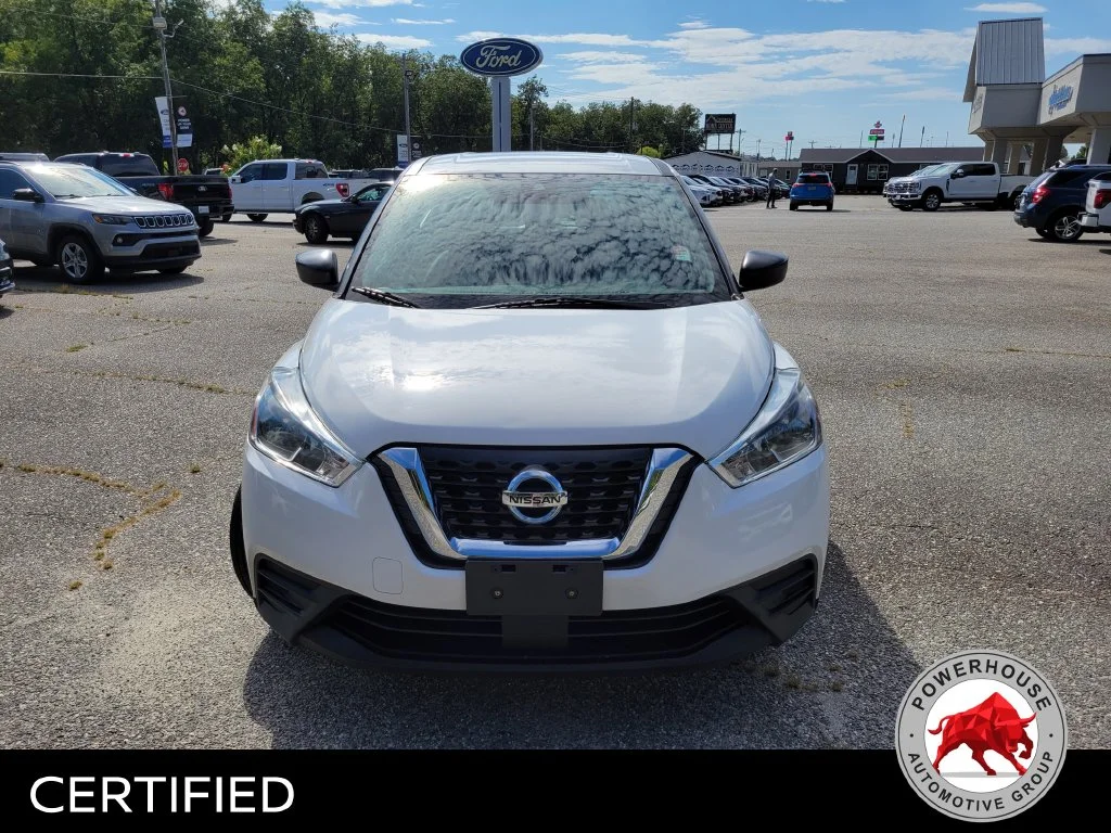 Used 2020 White Nissan S image 10