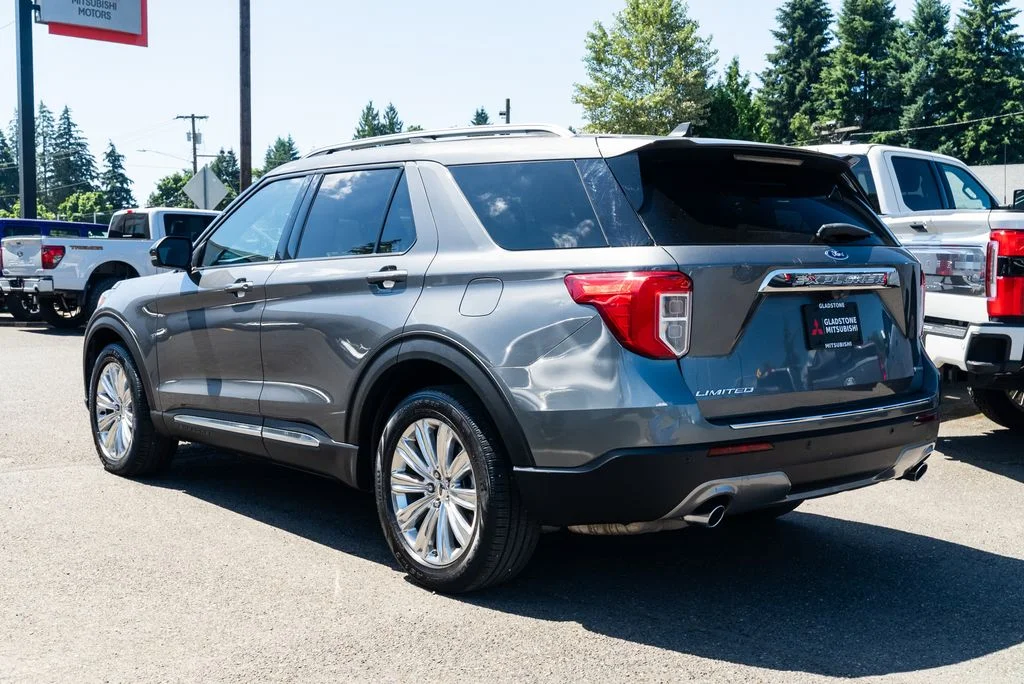Used 2021 Gray Ford Limited image 4