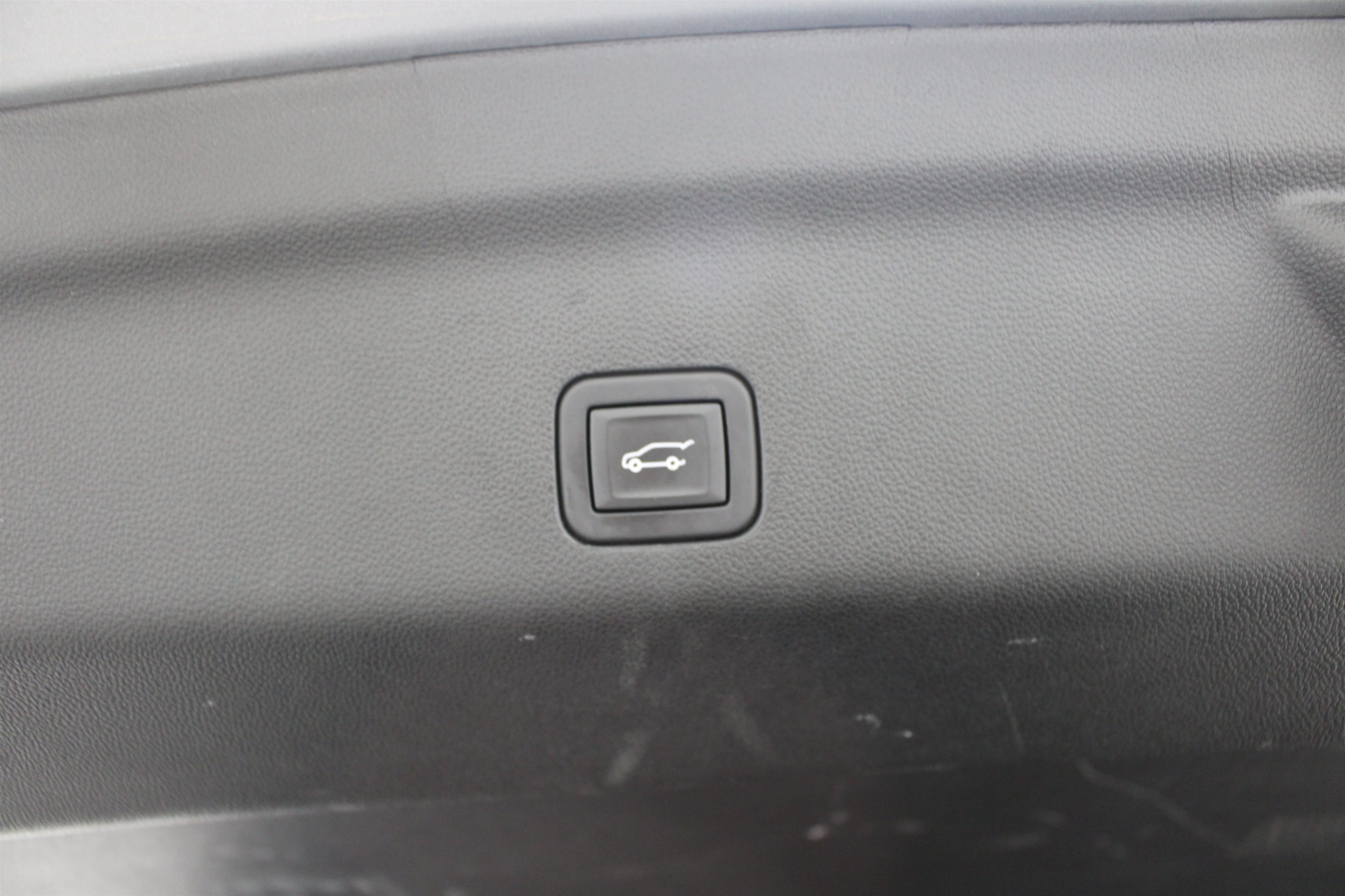 2024 Chevrolet Suburban RST - Photo 25