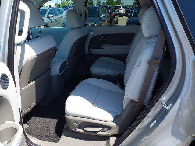 New 2026 Silver Hyundai Blue SEL Premium image 10