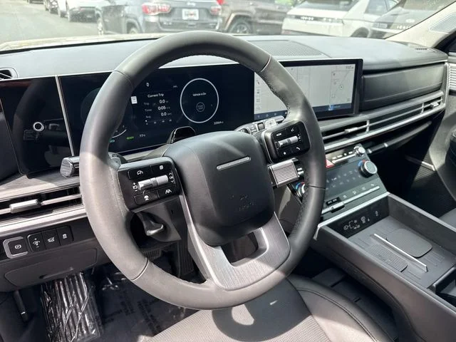 Used 2025 Black Hyundai Limited image 2
