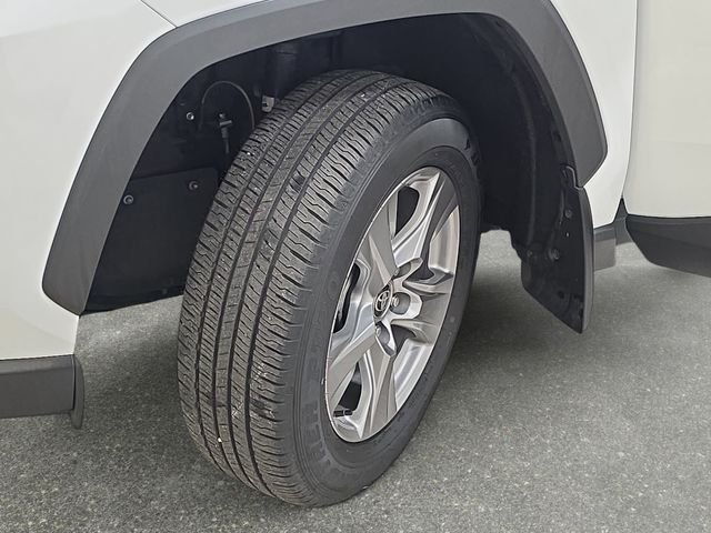 Used 2024 White Toyota XLE image 29